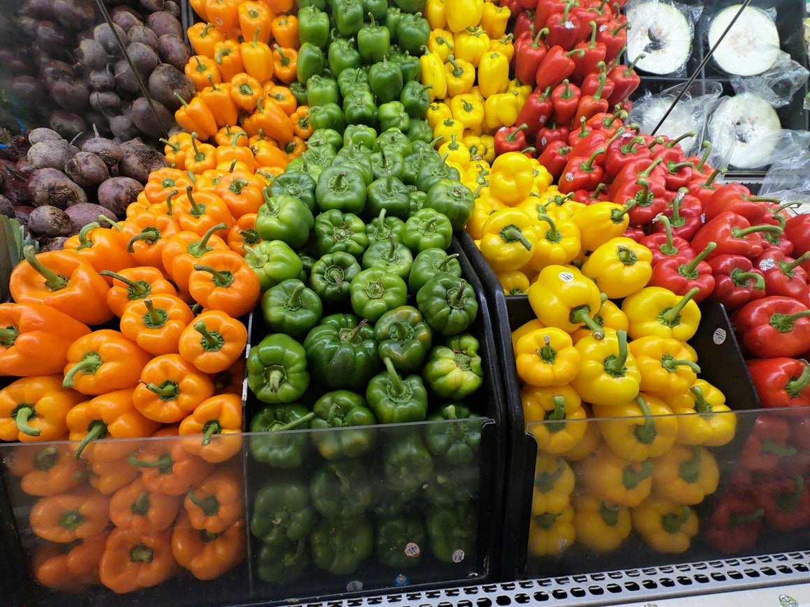 Vegetable grading and sorting system with vision cameras